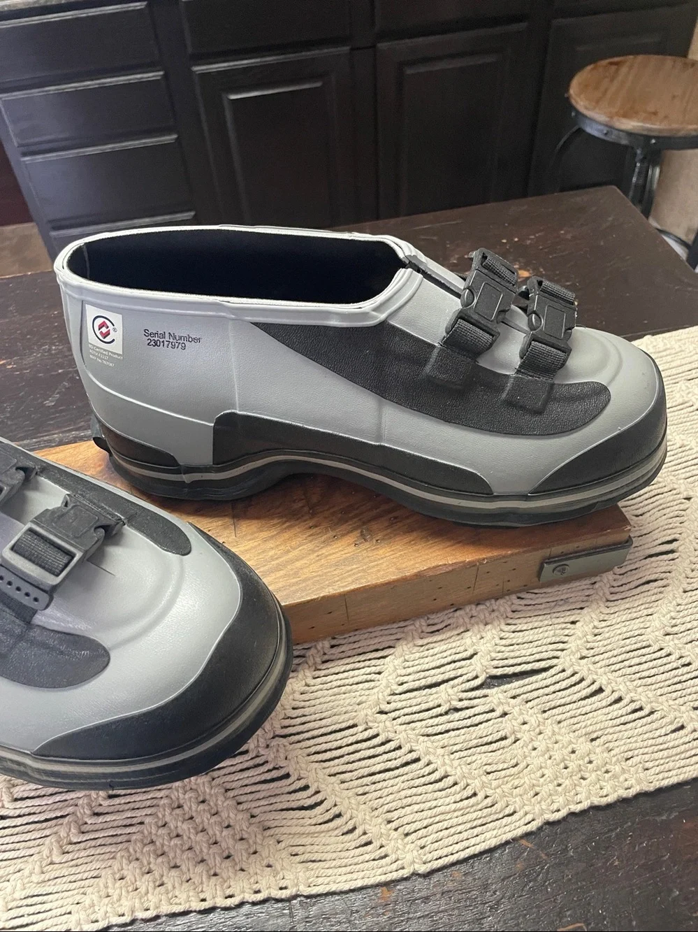 Skellerup Quatro Dielectric 2 Buckle Overshoe Safety Size 11. New!